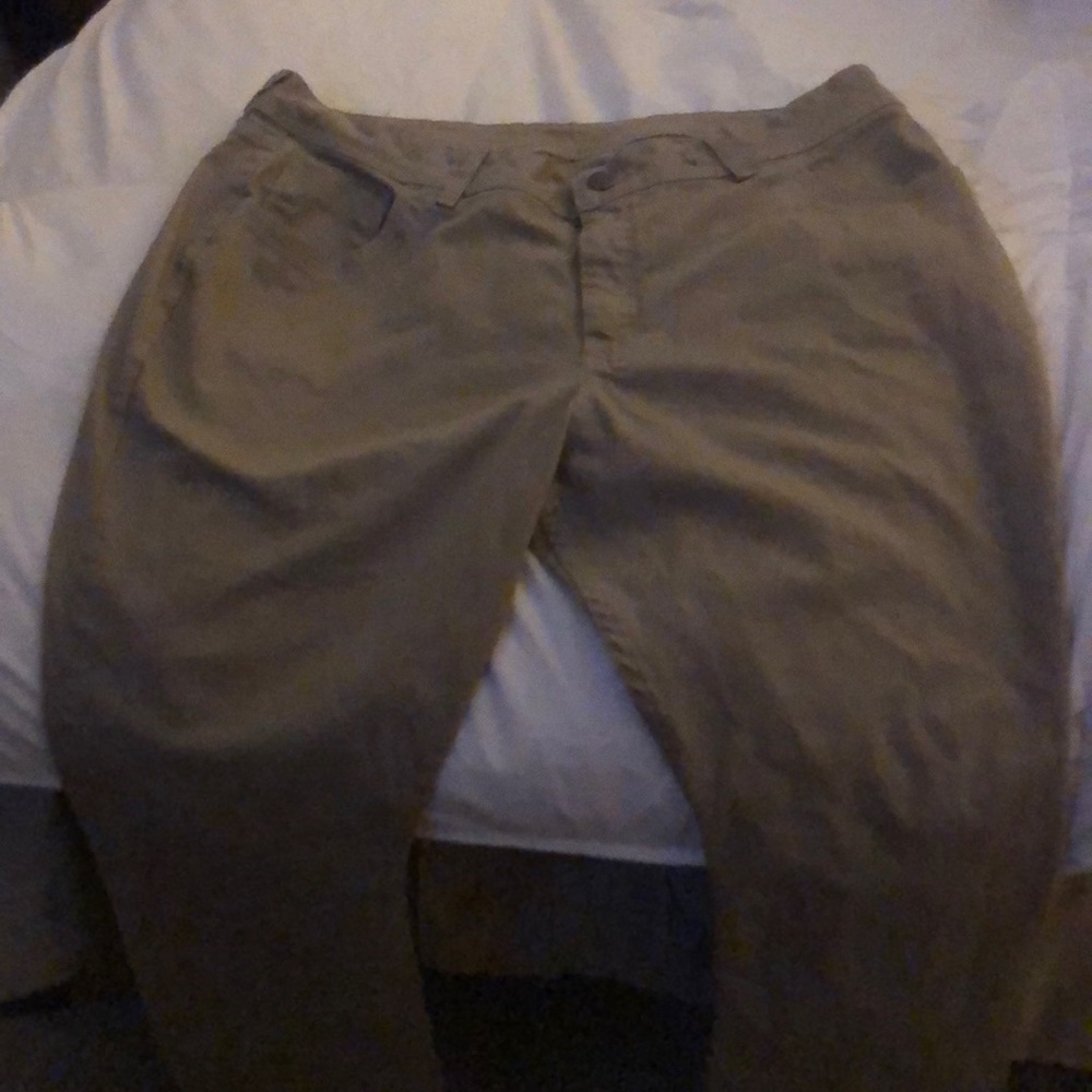 Lee Rider khaki colored jeans. Size 20